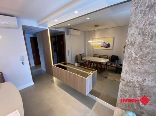 photo4981341836731853265